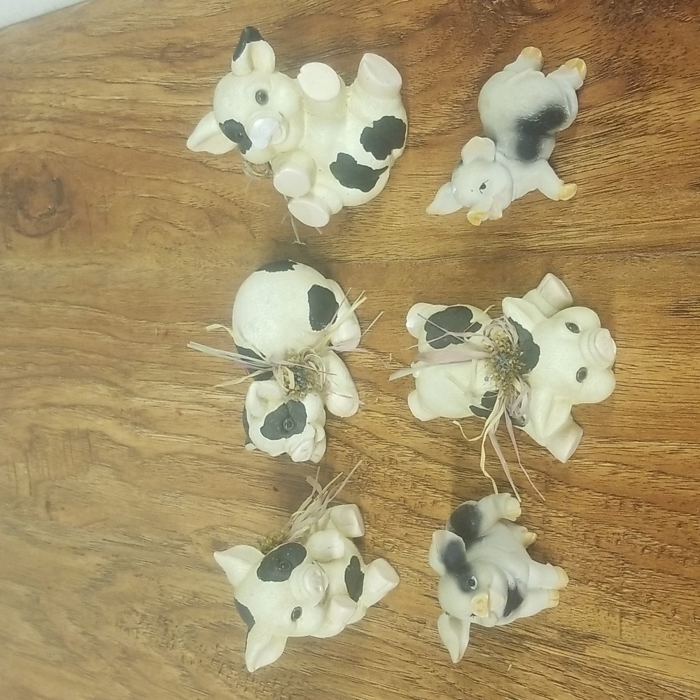 Porcelain pigs